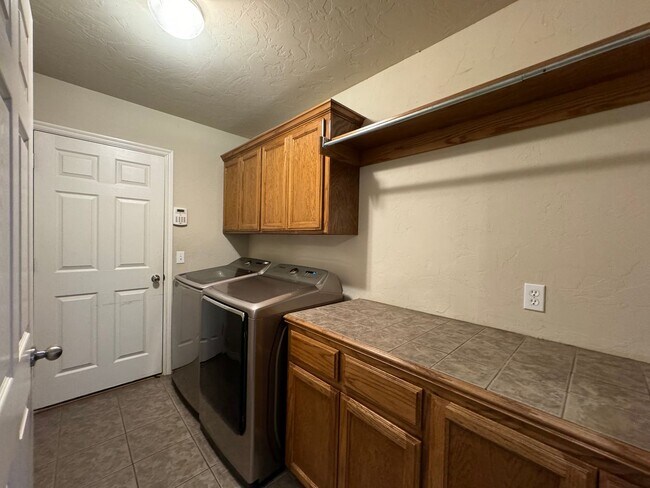 Building Photo - Super Cute 3 Bed, 2 Bath Home in Moore