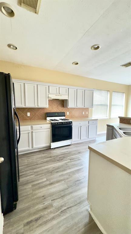 Building Photo - 402 Wild Bird Dr