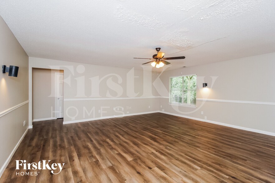 Building Photo - 4325 Stonecrest Dr