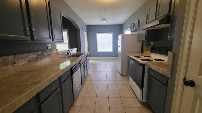 Building Photo - 4986 Wilburn Ave