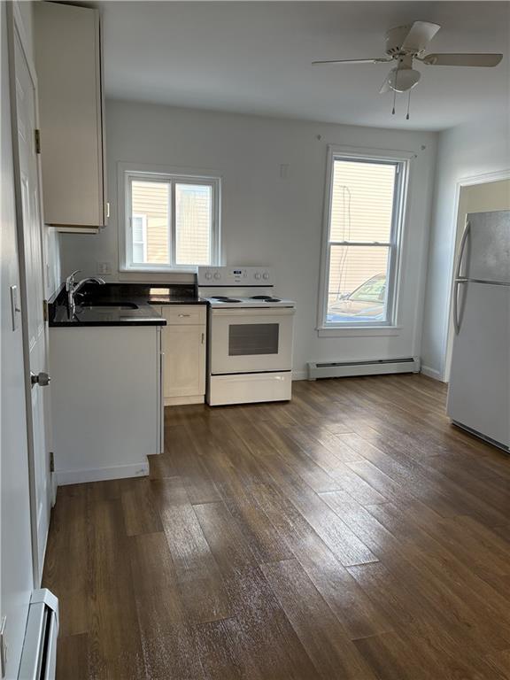 Building Photo - 453 Pond St