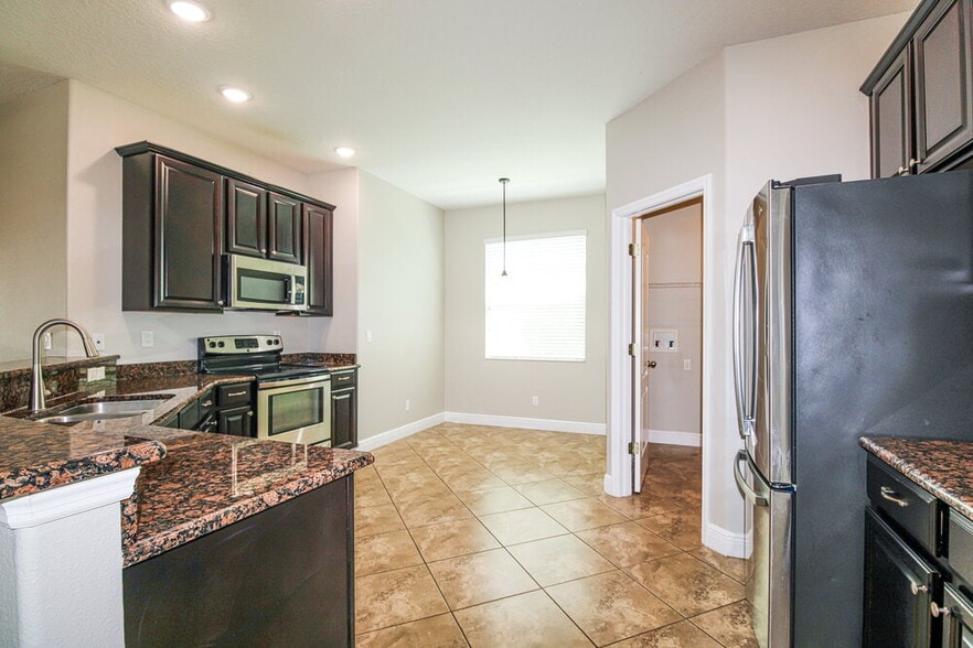 Building Photo - 12307 Cricklewood Dr
