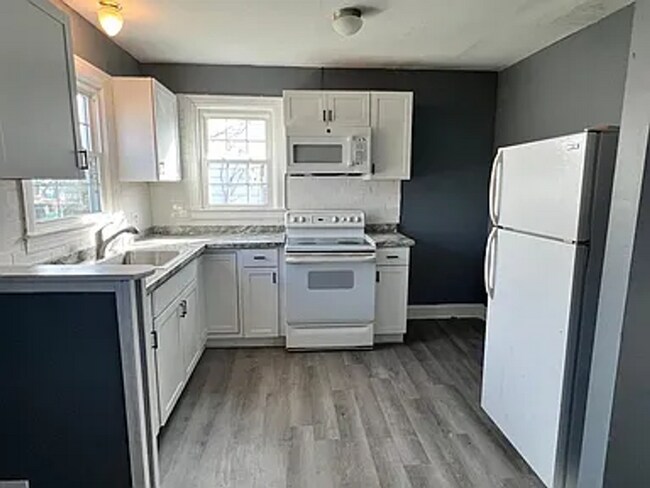 Building Photo - 811 Shelby Ave