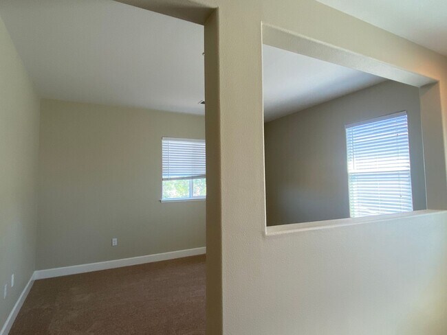 Building Photo - Dublin Ranch 4 Bed & Loft, 3 Bath, close t...