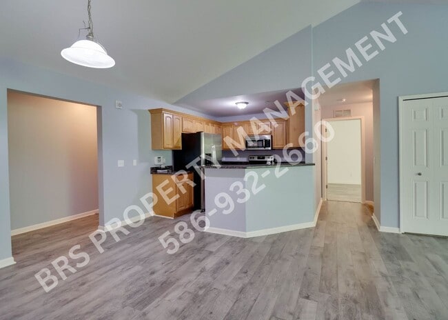 Building Photo - 2-bedroom 2 bath condo in Shelby Township