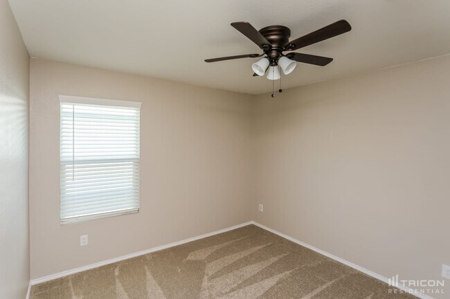 Building Photo - 5355 Curwood Dr