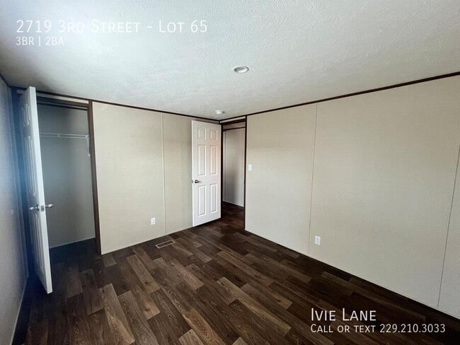 Building Photo - 2719 3rd St