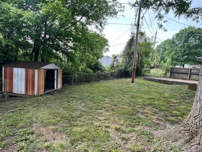 Building Photo - 2 bed 1 bath Kingsport - off of Fort  Henr...