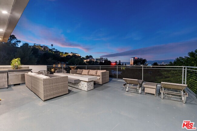 Building Photo - 3712 Broadlawn Dr