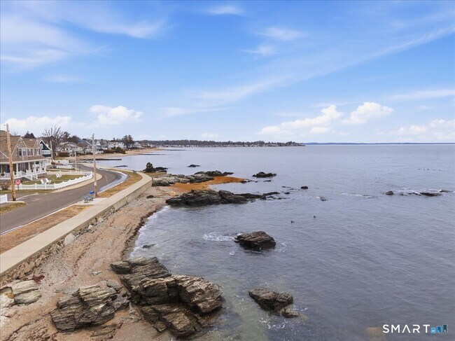 Building Photo - 32 1/2 Village Rd