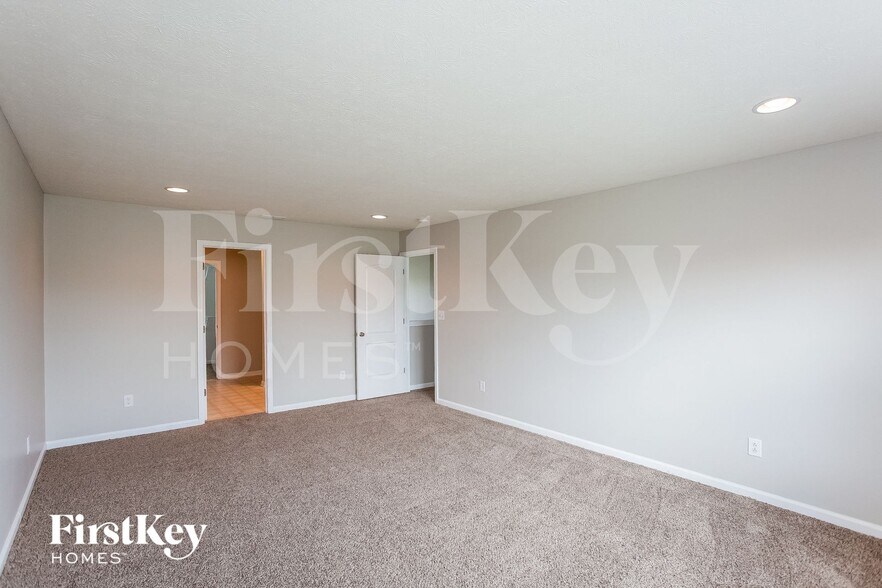 Building Photo - 1242 Littlefield Dr