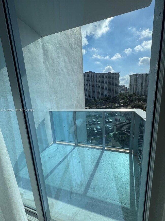 Building Photo - 17550 Collins Ave