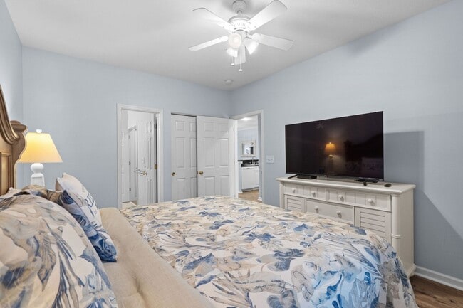 Building Photo - Spacious 3BR Condo in Gated Ocean Keyes