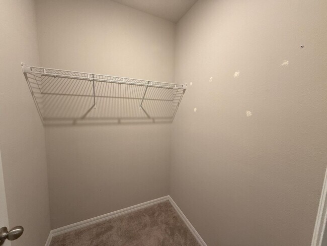 Building Photo - Stunning 4-bedroom, 3-bathroom, 2-stall garage, home. The only thing missing is you.