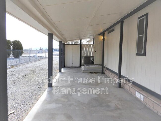 Building Photo - 2770 Rio Rico Dr