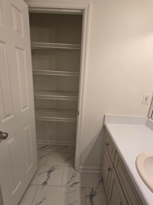 Building Photo - 496 Connemara Trail