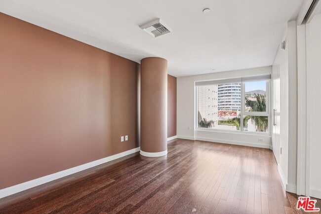 Building Photo - 6250 Hollywood Blvd