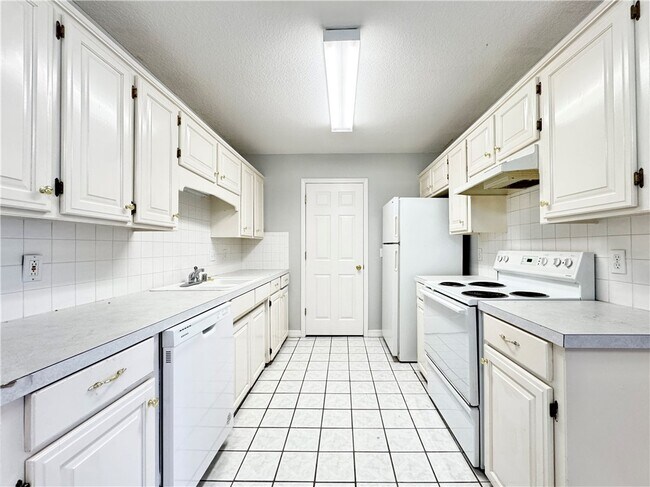 Building Photo - 1837 Pointer Ln