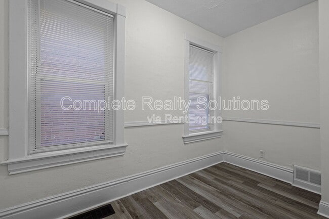 Building Photo - 3011 Miami St