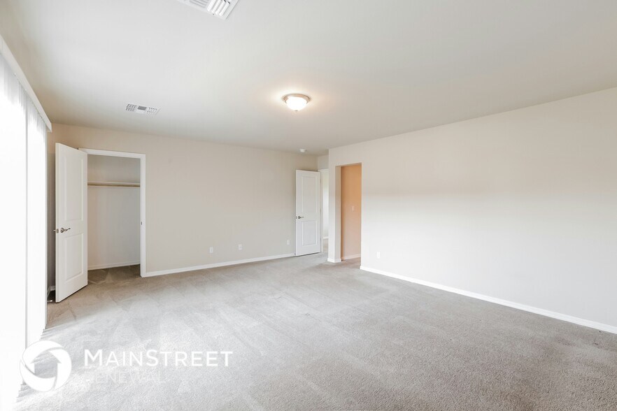 Building Photo - 2000 N 36th St