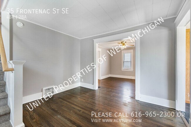 Building Photo - Available Now | 4 Bedroom, 2 Bathroom Sing...