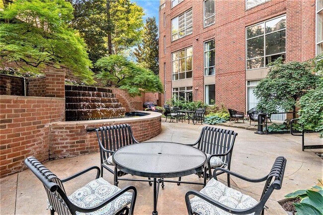 Building Photo - 2626 Peachtree Rd NW