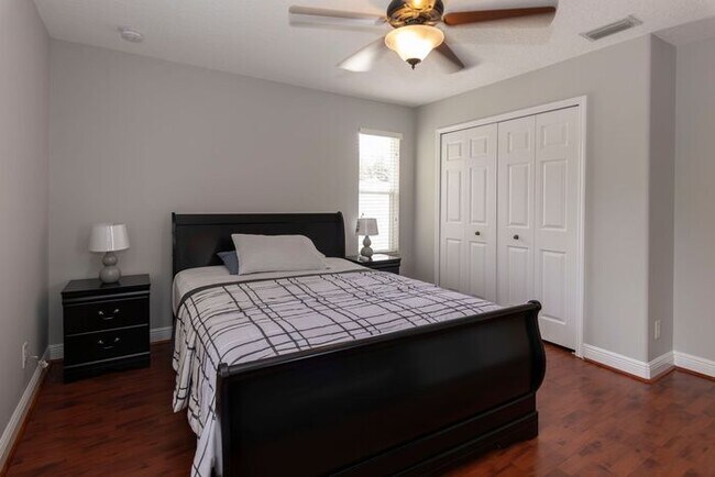 Building Photo - BEAUTIFUL 5 Bedroom/4 Bath Home Located in...