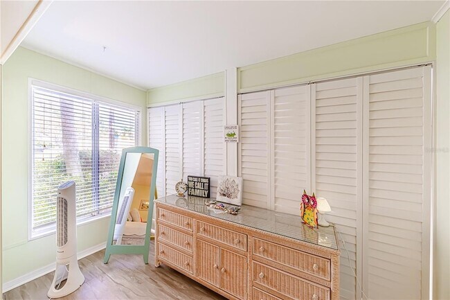 Building Photo - 400 Cerromar Cir N