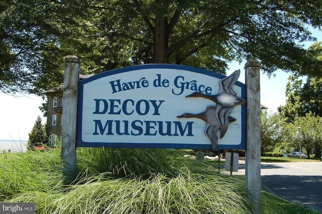 Building Photo - 421 Concord St