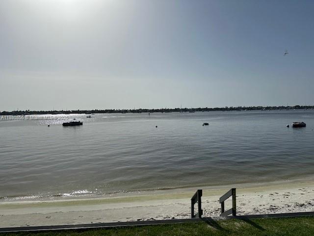 Building Photo - 5600 N Flagler Dr