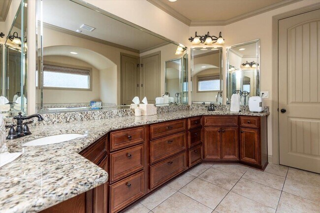 Building Photo - 5208 Prairie Sky Dr