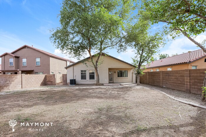 Building Photo - 882 E Taylor Trail