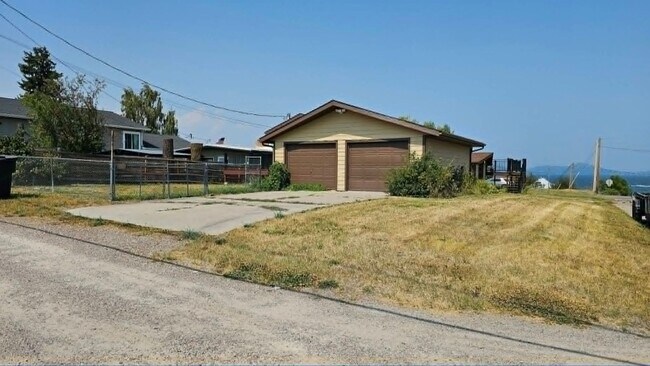 Building Photo - 410 3rd Ave E