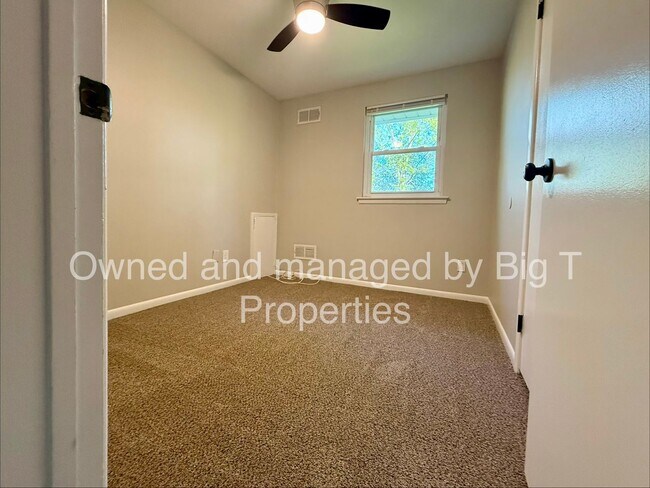 Building Photo - Beautiful 4 bedroom 2 bathroom home