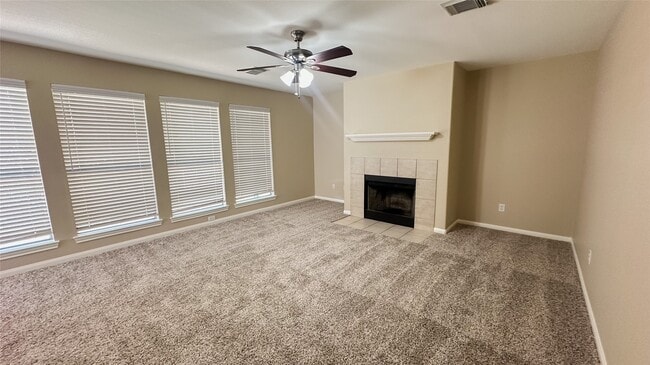 Building Photo - 374 Lake View Dr