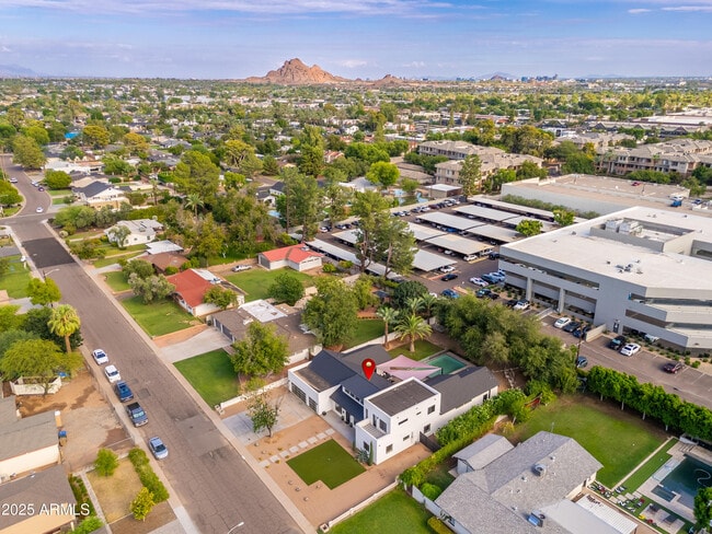 Building Photo - 4421 E Earll Dr