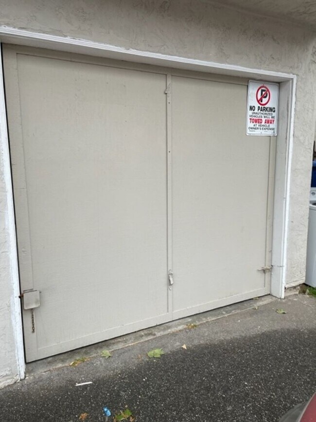 Building Photo - 1825 Stokes St