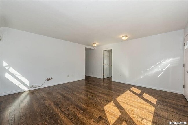 Building Photo - 32 Grove St