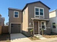 Building Photo - 6575 E Cresthaven Dr