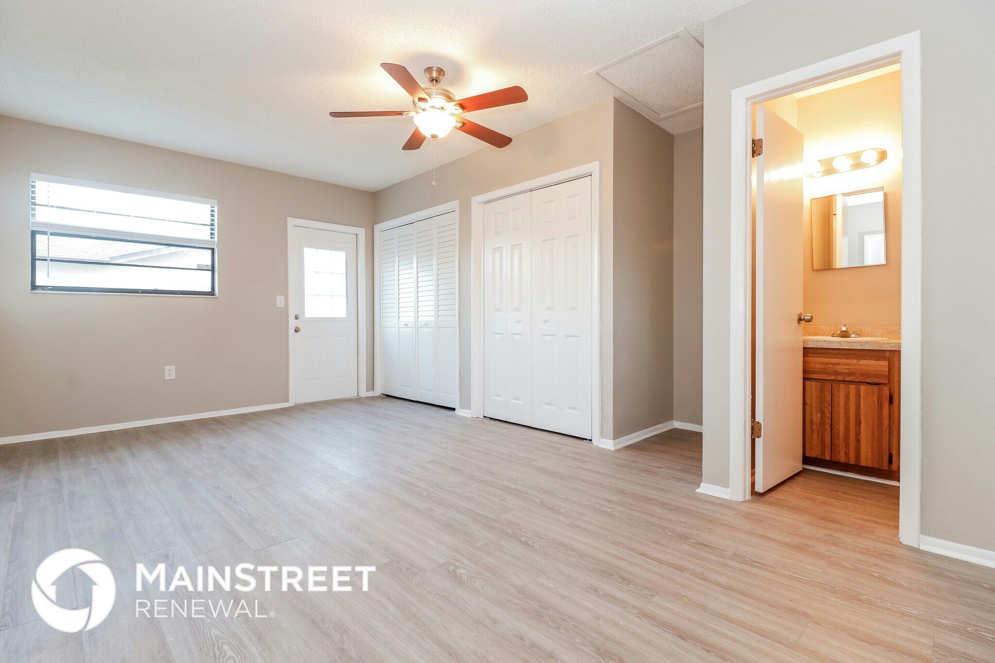 Building Photo - 16103 Villa Dr