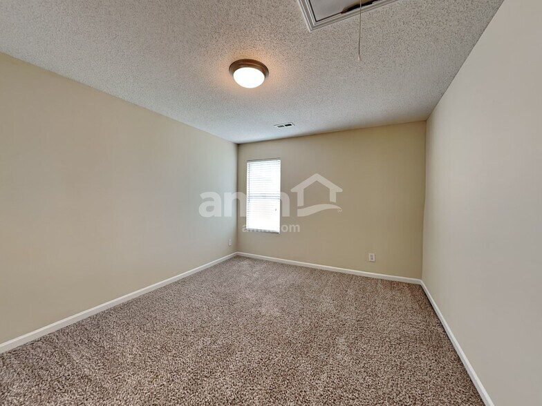 Building Photo - 696 Winners Cir