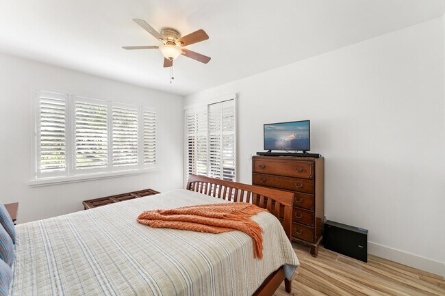 Building Photo - 403 Sea Oats Dr