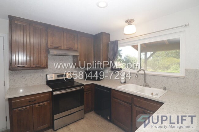 Building Photo - 15436 Las Manzanitas Rd