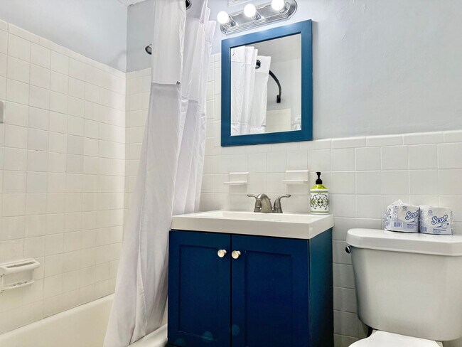 Building Photo - 215 Piedmont Ave NE