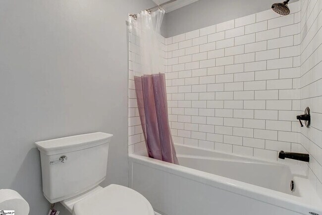 Building Photo - 9 Hillington Pl
