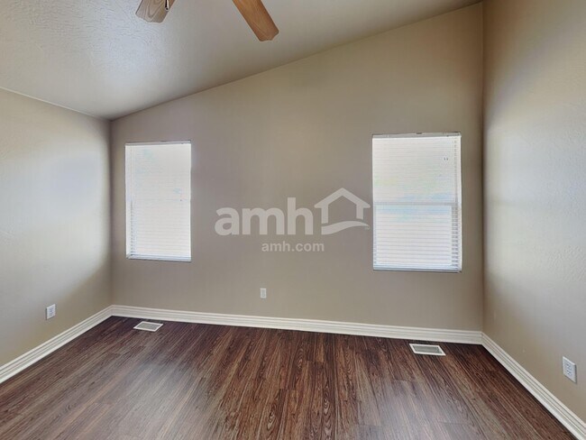 Building Photo - 1449 S 2490 E