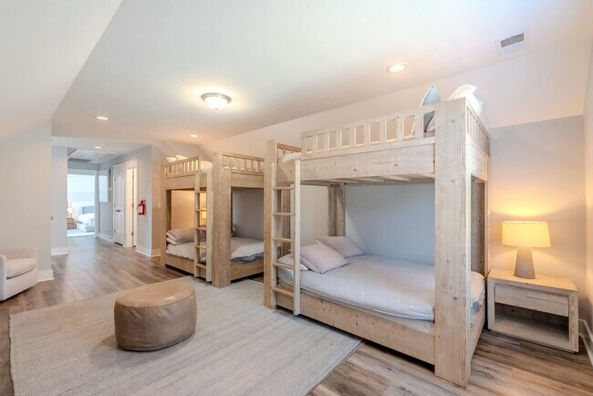 Building Photo - 52 Sandcastle Ct