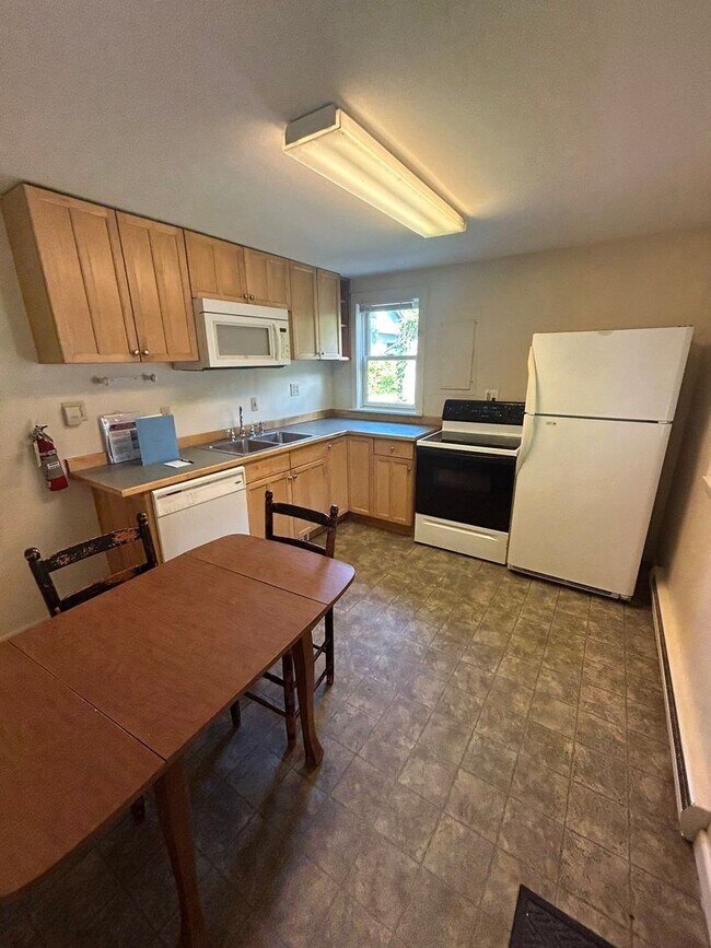 Building Photo - 120-126 North Willard St