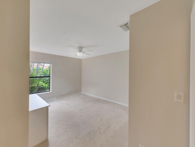 Building Photo - 7747 Villa Nova Dr