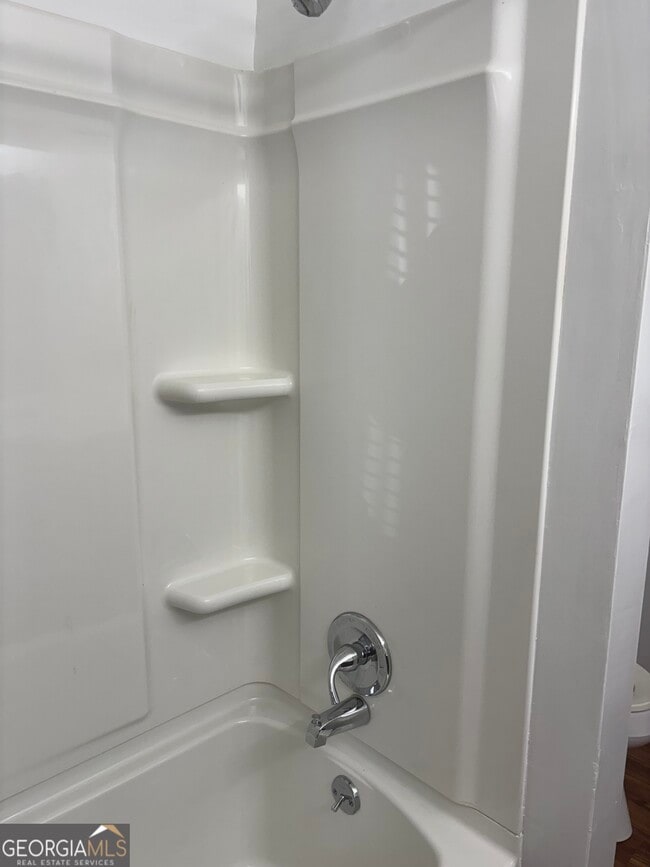 Building Photo - 256 Frederick Dr